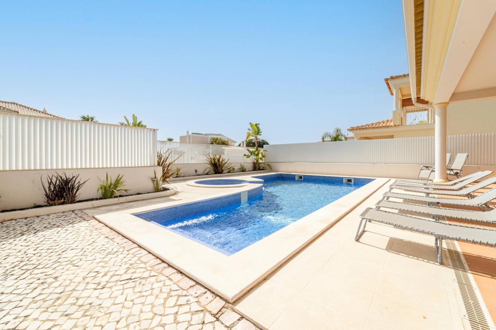 Villa Ribeiro By Hellovacations Albufeira Ngoại thất bức ảnh